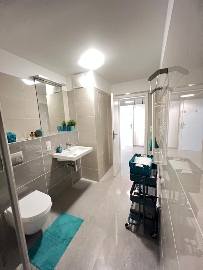 Free Parking In Garage Karolina Plazza, New Cosy Studio With All You Need Prag Eksteriør billede