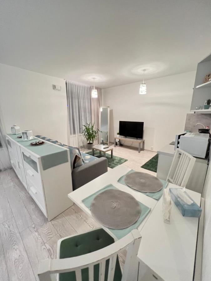 Free Parking In Garage Karolina Plazza, New Cosy Studio With All You Need Prag Eksteriør billede