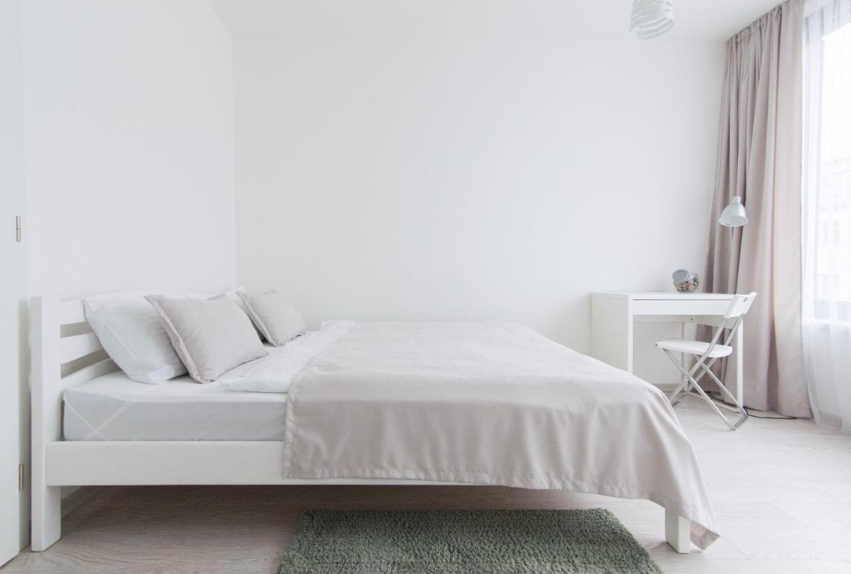 Free Parking In Garage Karolina Plazza, New Cosy Studio With All You Need Prag Eksteriør billede